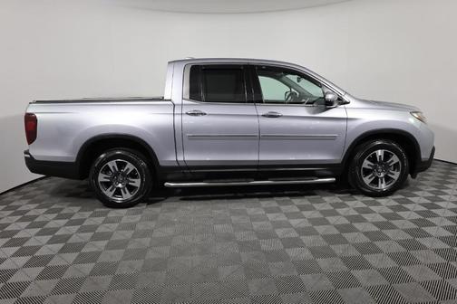 Lunar Silver Metallic 2017 Honda Ridgeline RTL-E