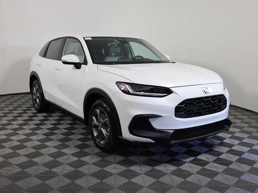 Platinum White Pearl 2026 Honda HR-V LX