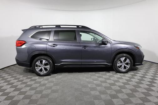 Magnetite Gray Metallic 2025 Subaru Ascent Premium