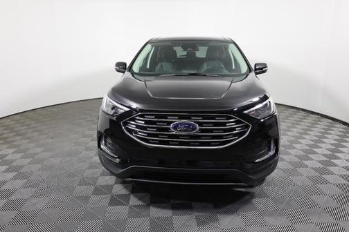 Agate Black Metallic 2024 Ford Edge Titanium