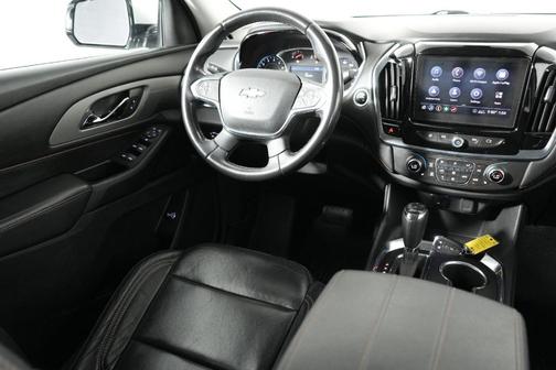 Silver Ice Metallic 2020 Chevrolet Traverse LT Leather
