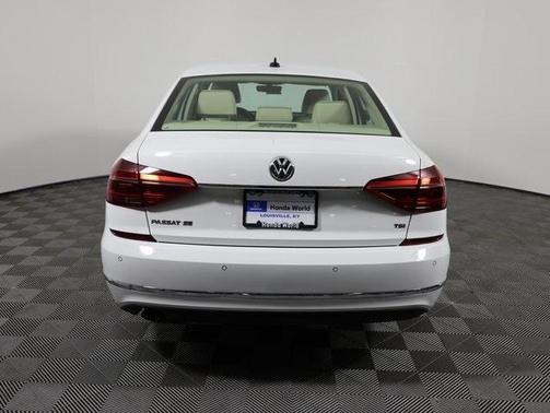 2017 Volkswagen Passat 1.8T SE w/Technology