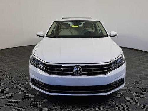 2017 Volkswagen Passat 1.8T SE w/Technology