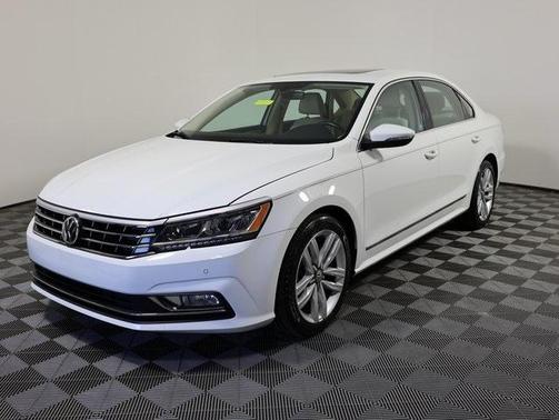 2017 Volkswagen Passat 1.8T SE w/Technology