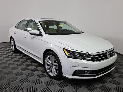 2017 Volkswagen Passat 1.8T SE w/Technology