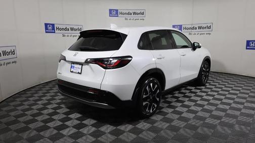 Platinum White Pearl 2026 Honda HR-V EX-L