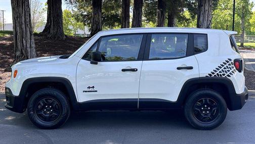 Alpine White 2017 Jeep Renegade Sport
