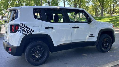 Alpine White 2017 Jeep Renegade Sport