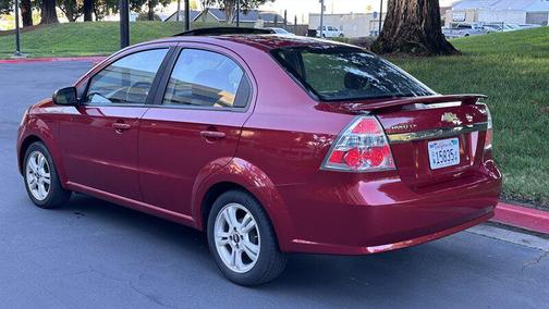 2011 Chevrolet Aveo LT