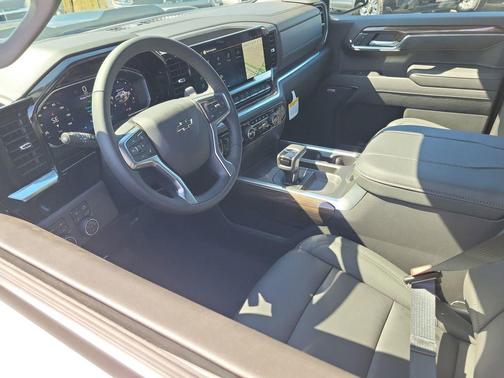 Summit White 2026 Chevrolet Silverado 1500 LT Trail Boss