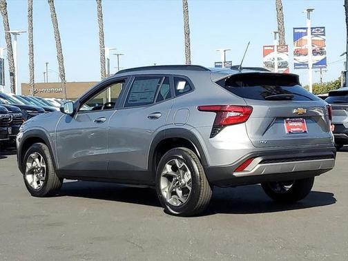 2025 Chevrolet Trax LT