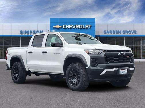 Summit White 2026 Chevrolet Colorado Trail Boss