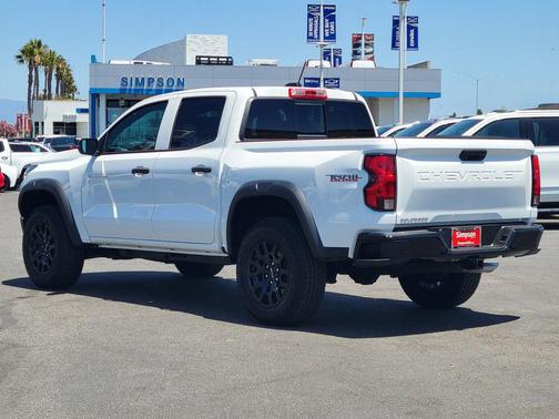 Summit White 2026 Chevrolet Colorado Trail Boss