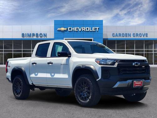 Summit White 2026 Chevrolet Colorado Trail Boss
