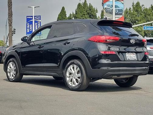 2021 Hyundai TUCSON SE