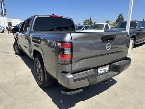 2025 Nissan Frontier SV