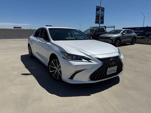 2024 Lexus ES 300h Base