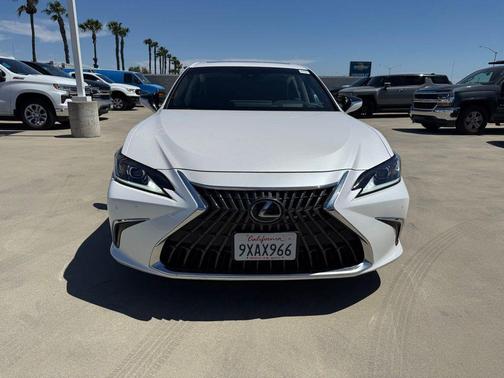 2024 Lexus ES 300h Base