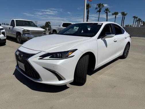 2024 Lexus ES 300h Base