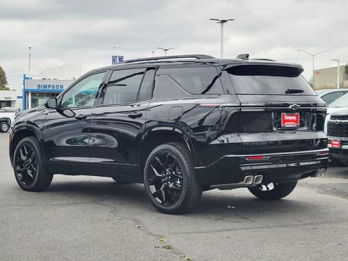Mosaic Black Metallic 2026 Chevrolet Traverse RS