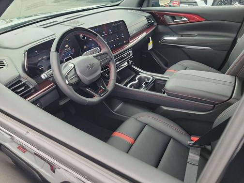 Mosaic Black Metallic 2026 Chevrolet Traverse RS