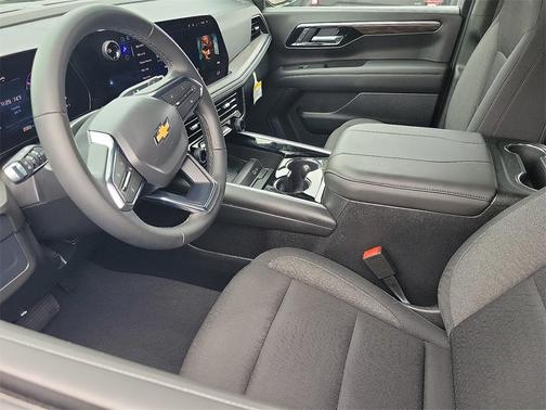 2025 Chevrolet Suburban LS
