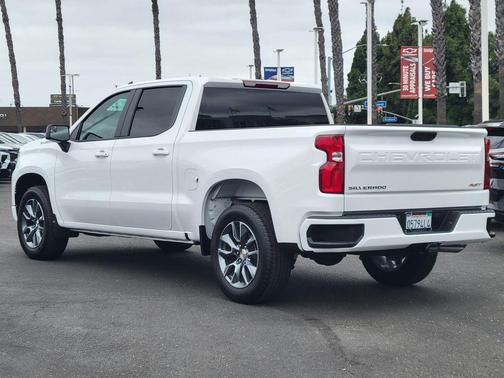 Summit White 2026 Chevrolet Silverado 1500 RST