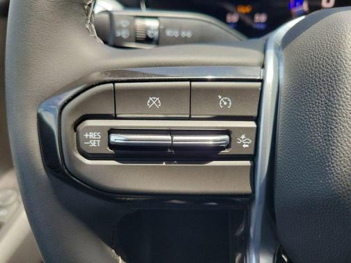 Radiant Red Tintcoat 2026 Chevrolet Colorado LT