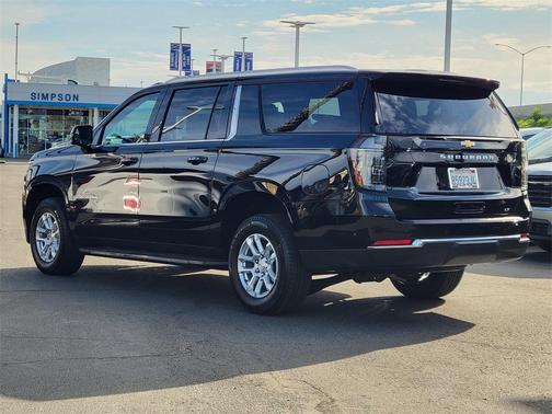 2026 Chevrolet Suburban LT