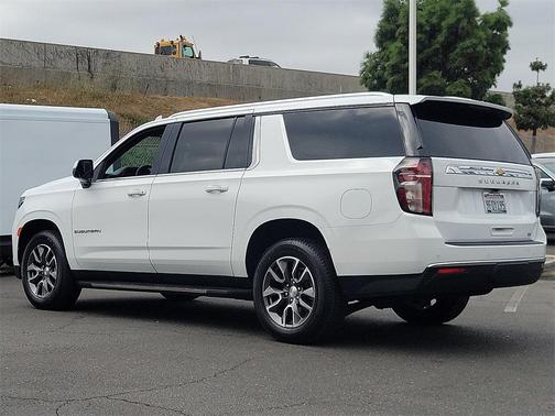 2023 Chevrolet Suburban LT