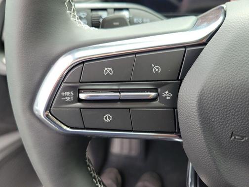 Summit White 2026 Chevrolet Traverse LT