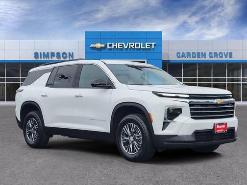 Summit White 2026 Chevrolet Traverse LT