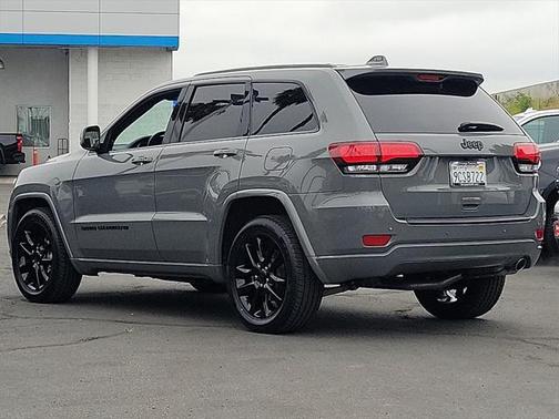 2022 Jeep Grand Cherokee Laredo