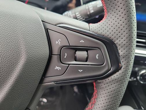 Apex Red 2026 Chevrolet Trax FWD 2RS