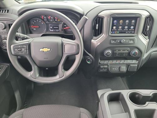 Summit White 2026 Chevrolet Silverado 2500 Custom