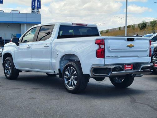 Summit White 2026 Chevrolet Silverado 1500 LT