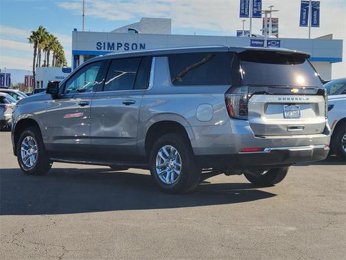 2025 Chevrolet Suburban LT