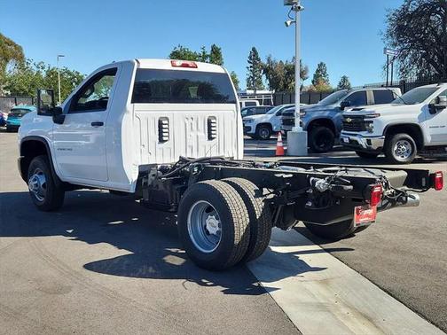 2025 Chevrolet Silverado 3500 WT