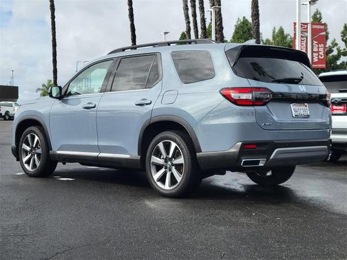 2024 Honda Pilot Touring 8-Passenger