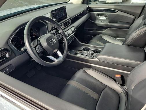 2024 Honda Pilot Touring 8-Passenger