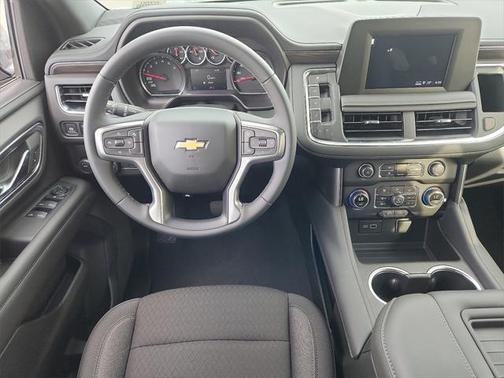 2024 Chevrolet Suburban LS