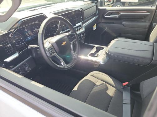 Summit White 2026 Chevrolet Silverado 2500 LT