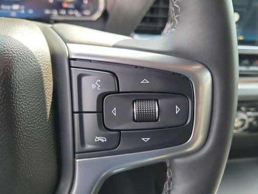 Summit White 2026 Chevrolet Silverado 2500 LT