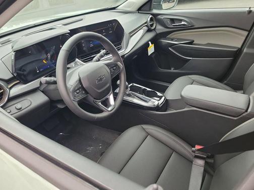 Cacti Green 2026 Chevrolet Trax FWD ACTIV