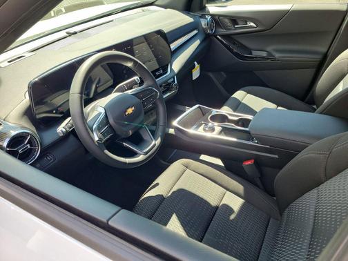 Summit White 2026 Chevrolet Equinox 1LT