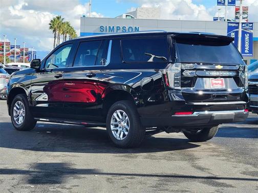 2026 Chevrolet Suburban LT