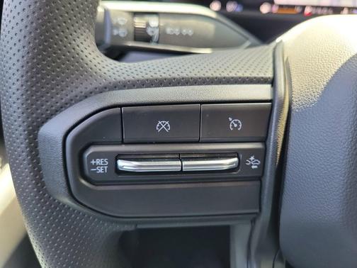Summit White 2026 Chevrolet Colorado WT