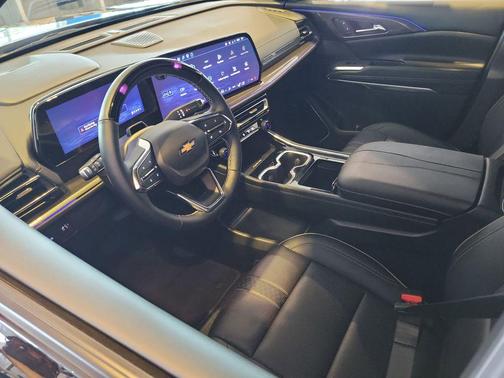 Mosaic Black Metallic 2026 Chevrolet Traverse High Country