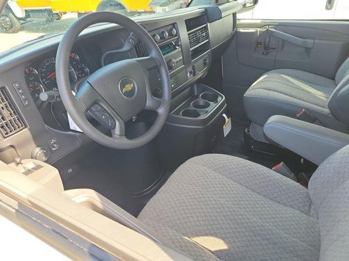 Summit White 2026 Chevrolet Express 2500 LT