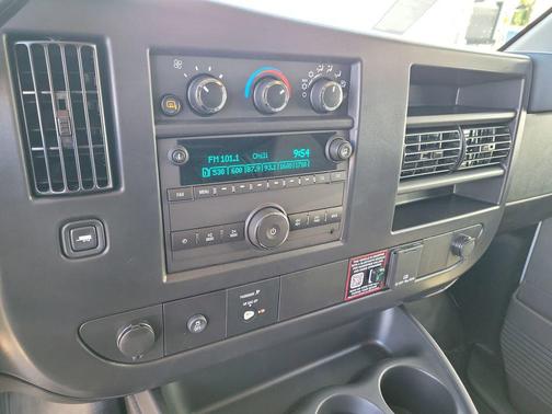 Summit White 2026 Chevrolet Express 2500 LT